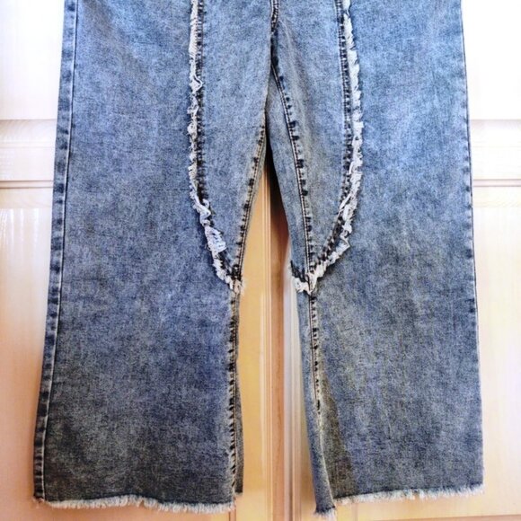 Stonewash Denim w/Fraying Crop Wide Leg Jeans & Stripe Sweater Bundle SZ Lg, NWT - Picture 13 of 16